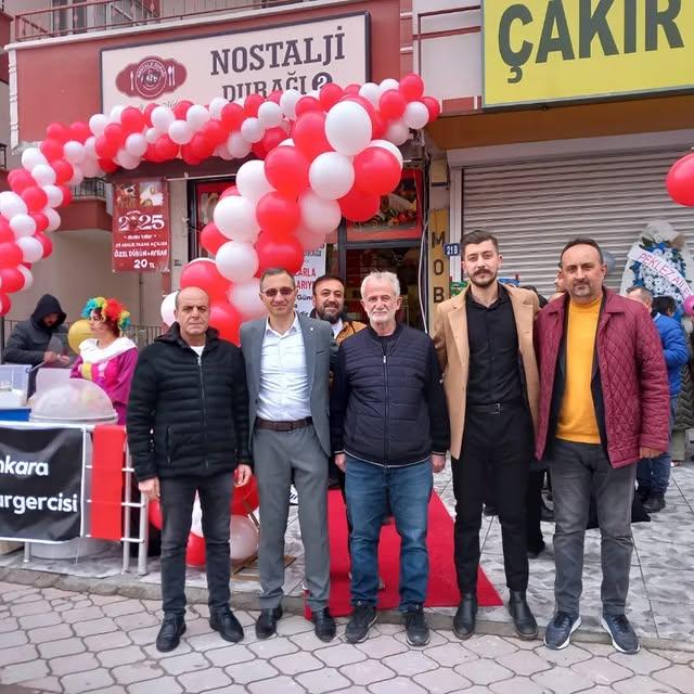 AK Parti Sincan İlçe Başkanlığı, Nostalji Çiğ Köfte adlı yeni bir dükkanın açılışına katıldı