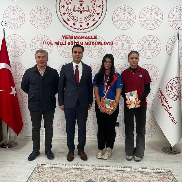 Yenimahalle İlçe Millî Eğitim Müdürü Öğrencileri Kabul Ediyor