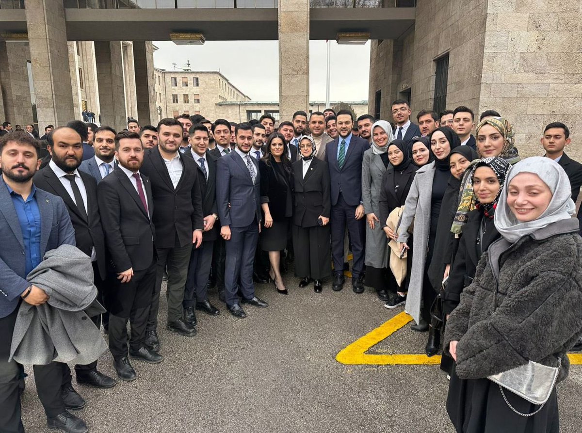 AK Parti Gençlerle Bir Araya Geldi