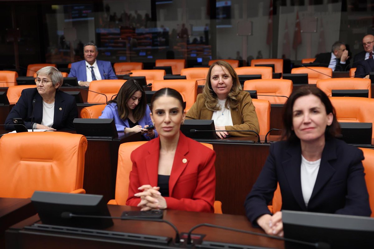 TBMM'de Çalışmalar Devam Ediyor: CHP Ankara Milletvekili Dinçer Mecliste