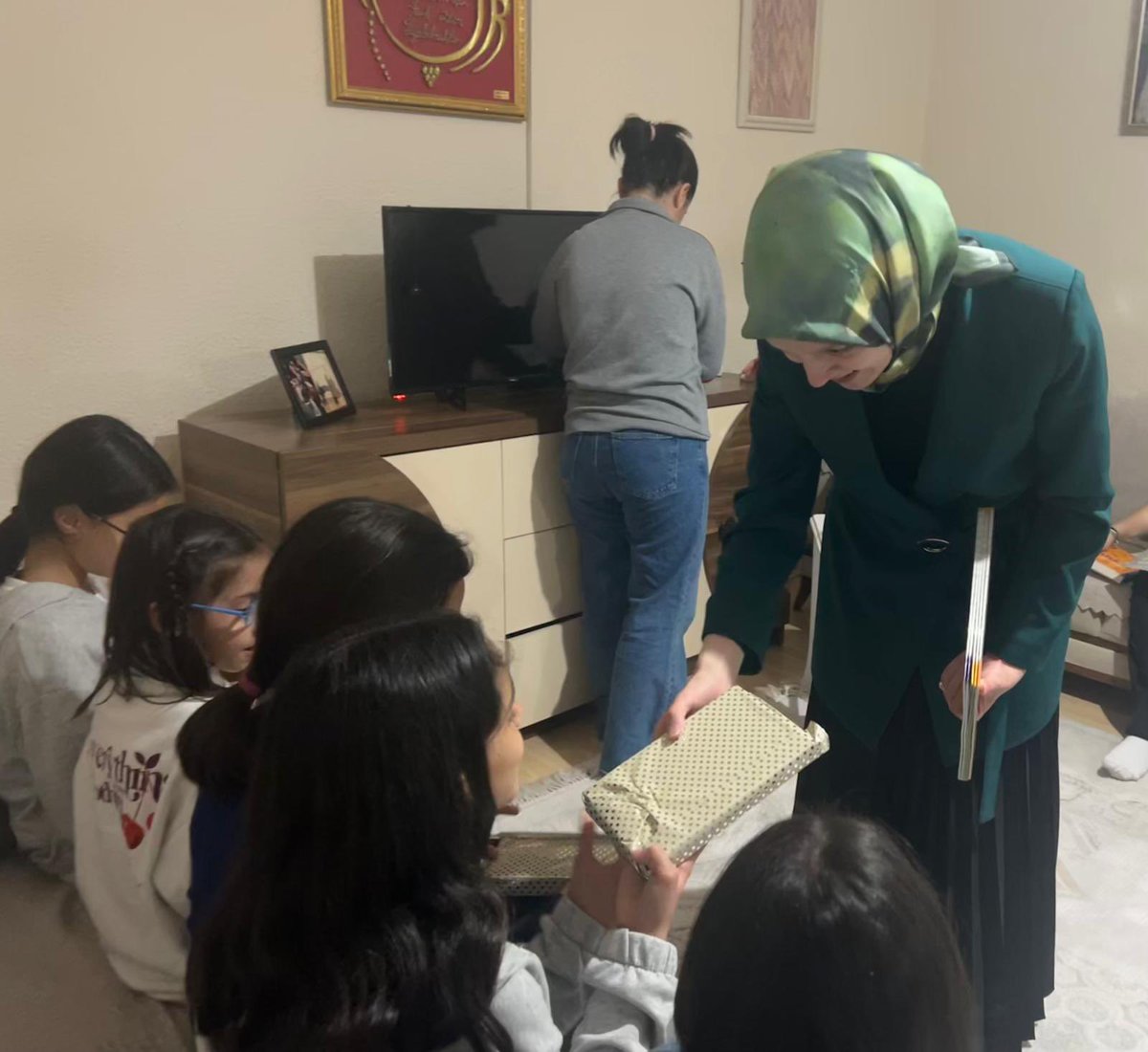 Ankara Milletvekili Aydemir, Çocuk Evi'nde Miniklerle Bir Arada