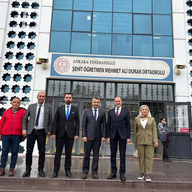 Yenimahalle Ak Parti İlçe Başkanı ve Yürütme Yönetimi Şehit Öğretmen Özveriye Saygı Ziyareti
