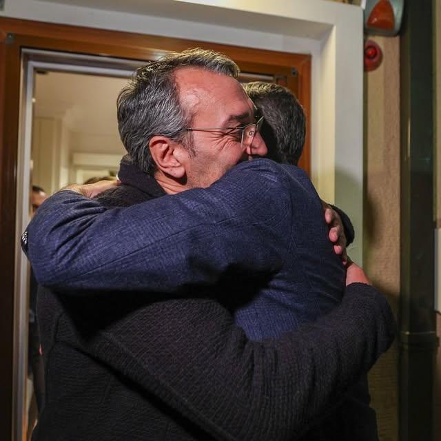Özgür Özel, İBB Sekreteri Polat'ı Ev Hapsinde Ziyaret Etti