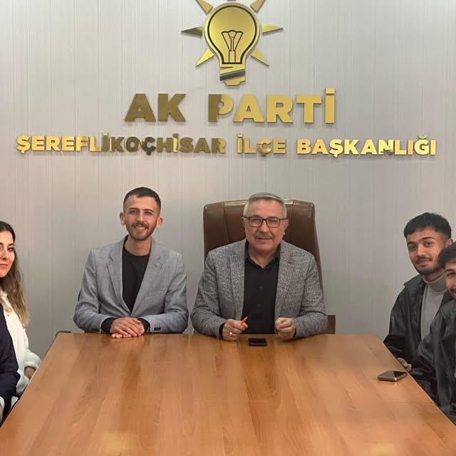 Şereflikoçhisar Ak Parti İlçe Başkanı ve Gençlik Kolları Yönetimi Toplantıda