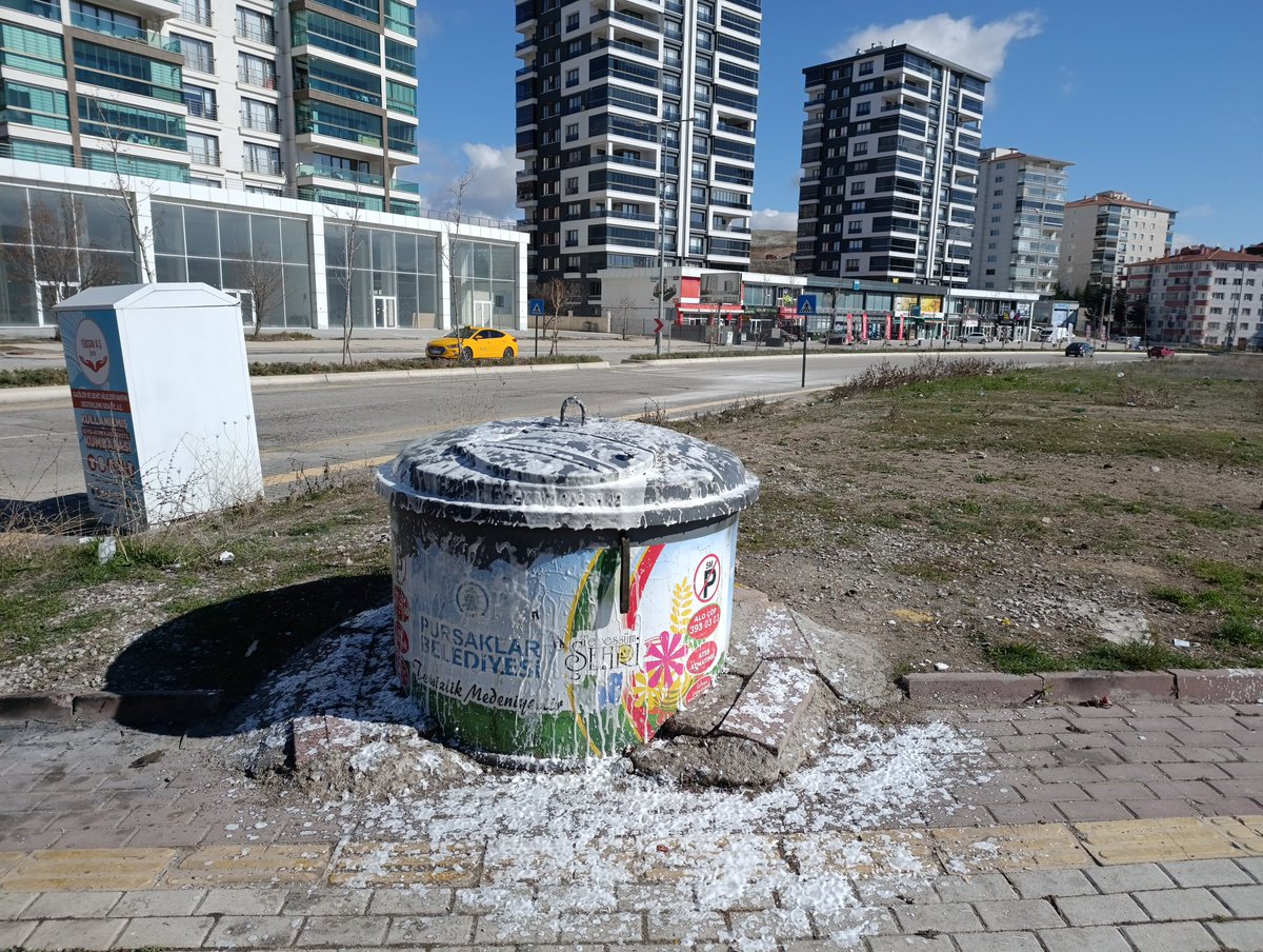 Pursaklar’da Çöp Kontenyerleri Kokudan Uzak, Temiz ve Hijyenik Hale Getirildi