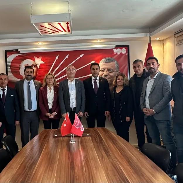 Baran Bozoğlu, Gölbaşı CHP İlçe Başkanlığını Ziyaret Etti