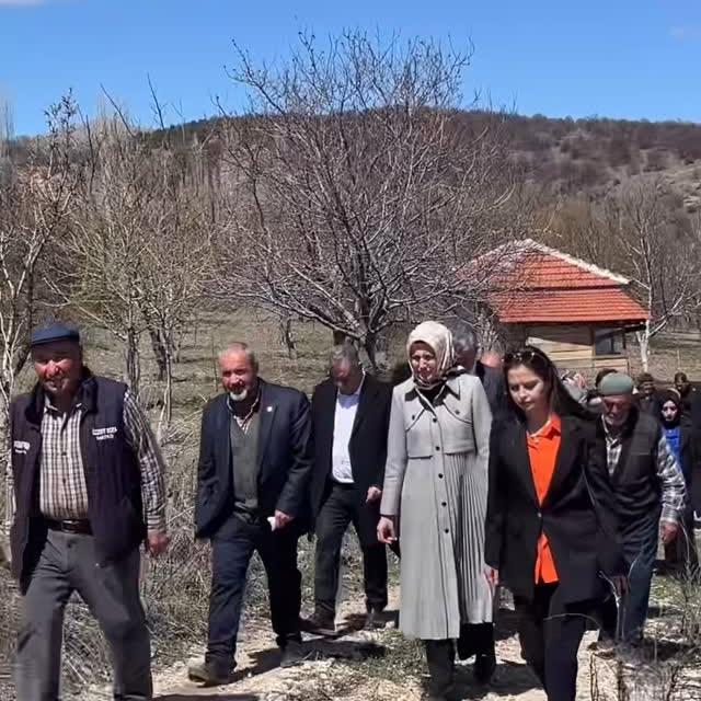 Çubuk’ta Zirai Don Hasarı: Belediye Heyet Saraycık’taki Çiftçileri Ziyaret Etti