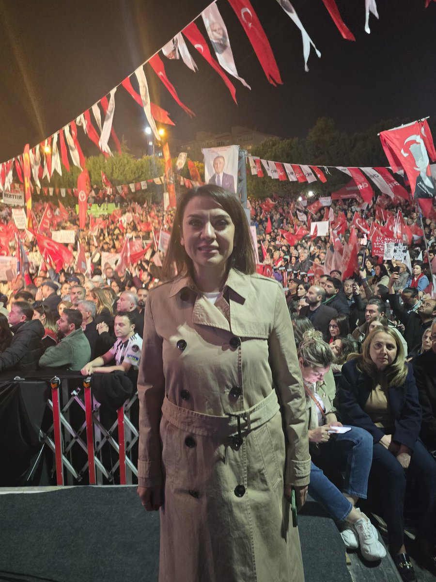 İstanbul'da CHP Mitingi Coşkulu Katılım Aldı