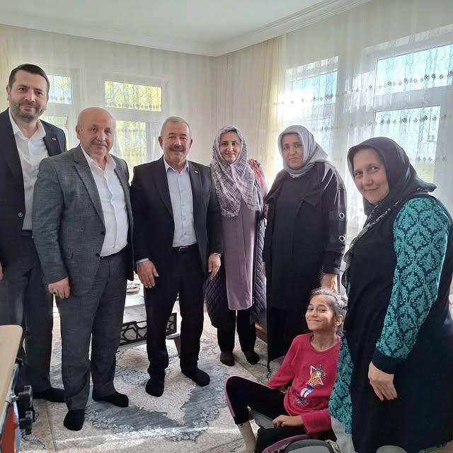Kalaba'da Ak Parti İlçe Başkanı ve Ailesi Misafirlere Davet Verdi