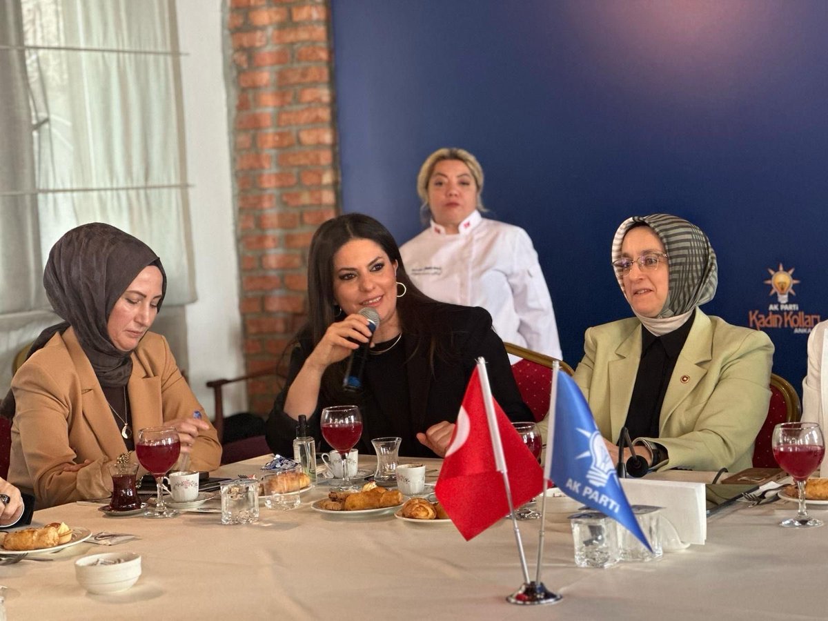 AK Parti Ankara Milletvekili Sarıeroğlu, Ankara Kadın Belediye Meclis Üyeleriyle İstişare Toplantısı