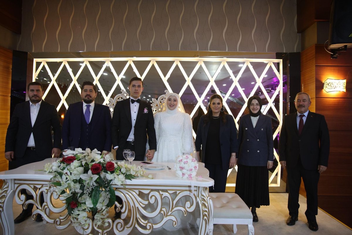 Ankara'da Genç Çiftin Düğünü Coşkuyla Kutlandı