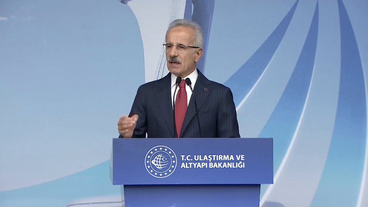 İstanbul Havalimanında 3'lü Pist Operasyonu Başladı