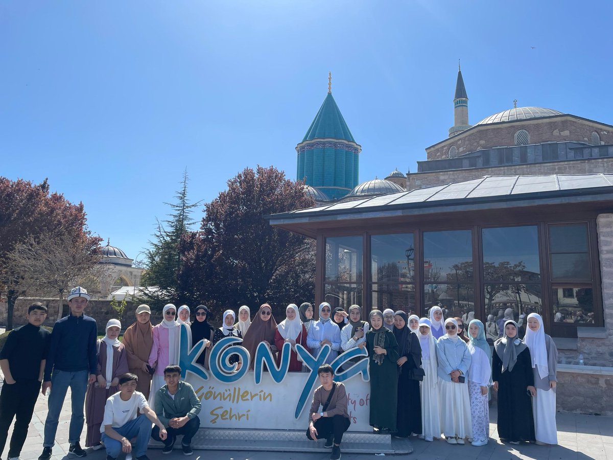 Türk Diyanet Vakfı Burslusu Kırgız Öğrencilere Konya'da Gezi Düzenledi