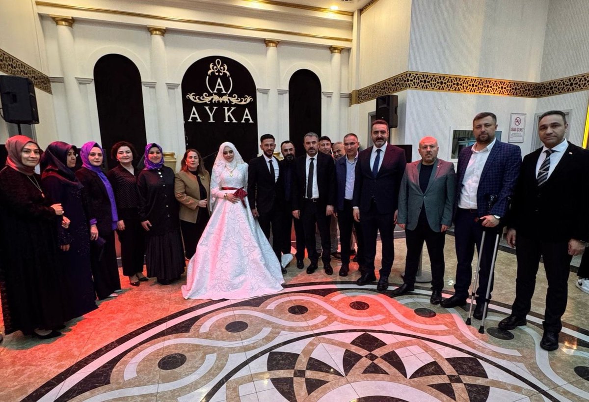 Ankara’da Düğün Coşkusu: Kaymakam ve Eşi, Gaziler Vakfı Başkanı Kızıyla Evliliğe İlk Adımı Atarken Mutlu Mesajlar Geldikçe