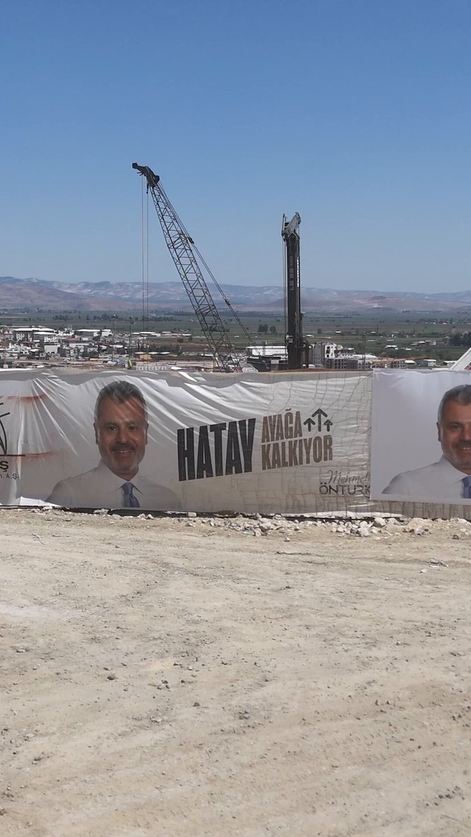 Hatay'da Kriz Halinde: Depremzedeler İçin Konut Beklilerken Külliye Projesi Tamamlaniyor