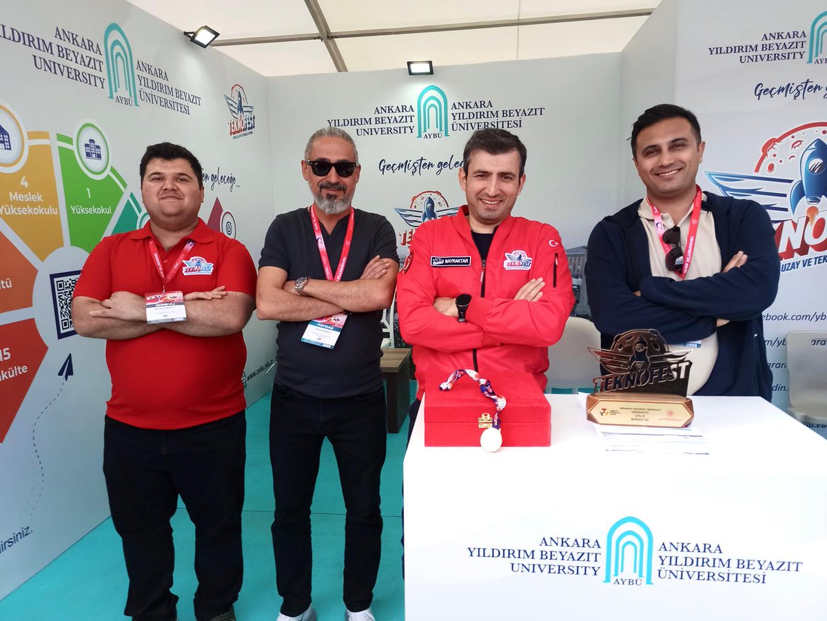 Teknofest 2025'te KKTC'li Yetkililer Baykar Standını Ziyaret Etti