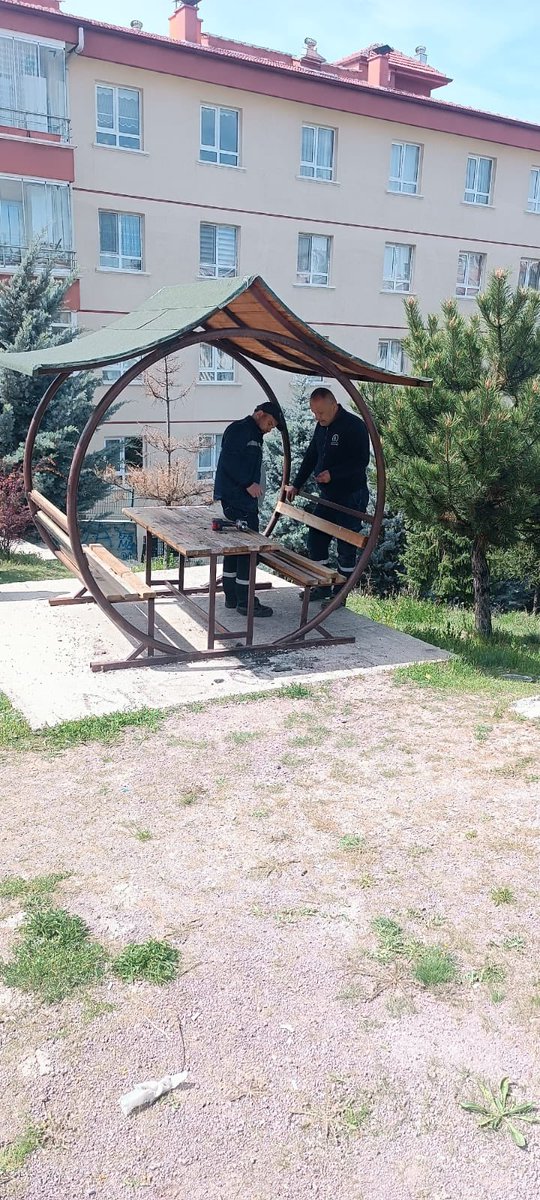 Pursaklar Belediyesi, Hemşehrilerin Dinlenme Alanlarında Bakım ve Onarım Çalışması Başlattı