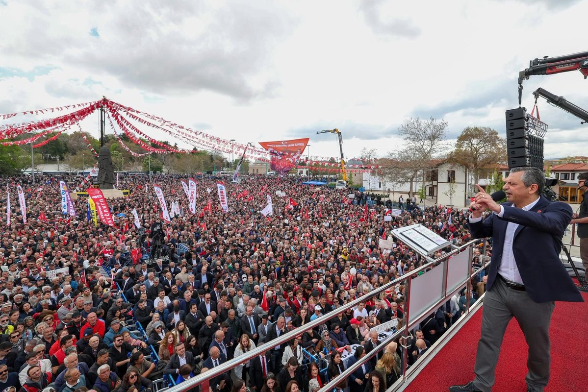 CHP, Konya'da Büyük Bir Buluşma Gerçekleştirdi