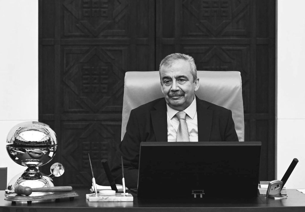 TBMM Eski Başkanvekili Sırrı Süreyya Önder Hayatını Kaybetti