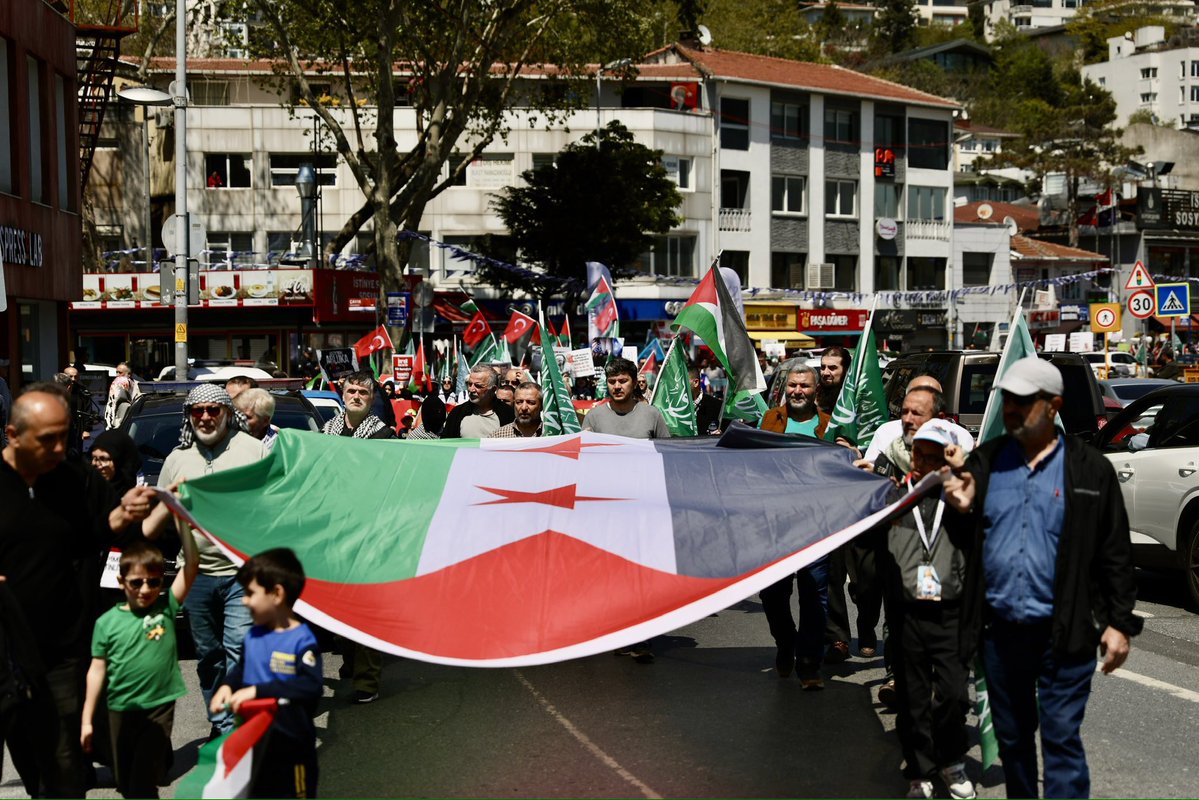 İstanbul'da Gazze Dayanışma Yürüyüşü Düzenlendi