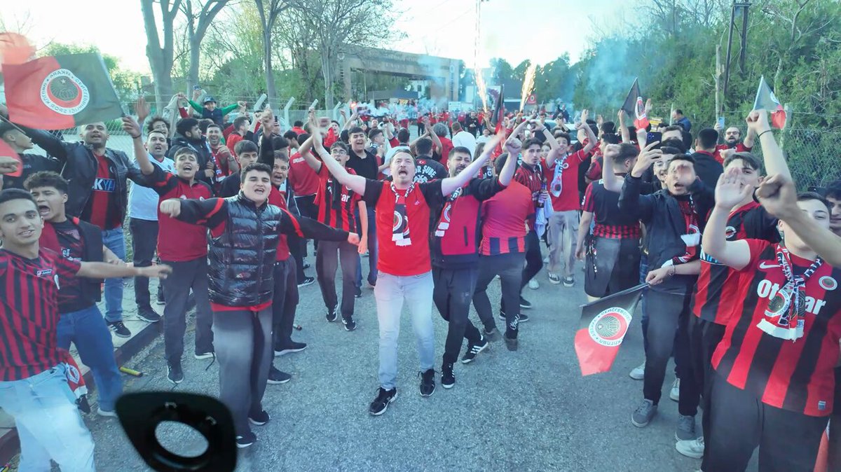 Gençlerbirliği, Beştepe İlhan Cavcav Tesisleri'nde Antrenman Coşkusu Yaşıyor