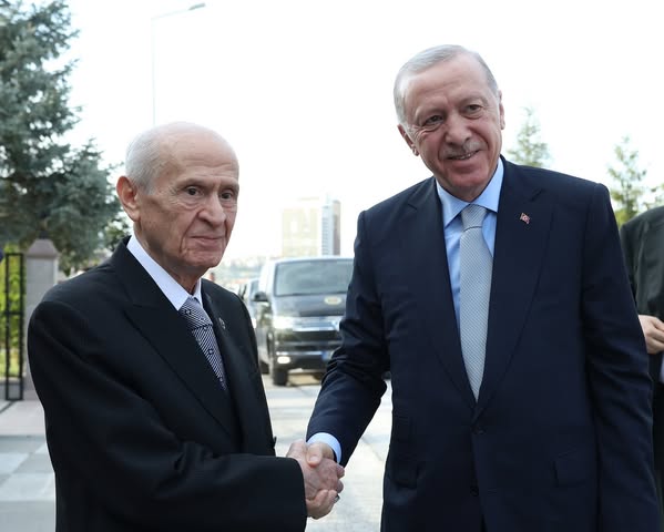 Cumhurbaşkanı Erdoğan, MHP Lideri Bahçeli'yi Konutunda Ziyaret Etti
