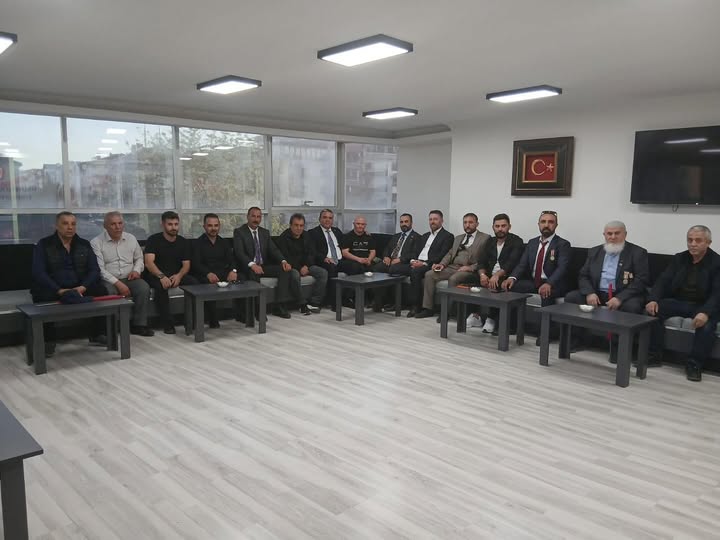 Türkiye Gaziler ve Şehitleri Vakfı, MHP Etimesgut İlçe Başkanlığını Ziyaret Etti