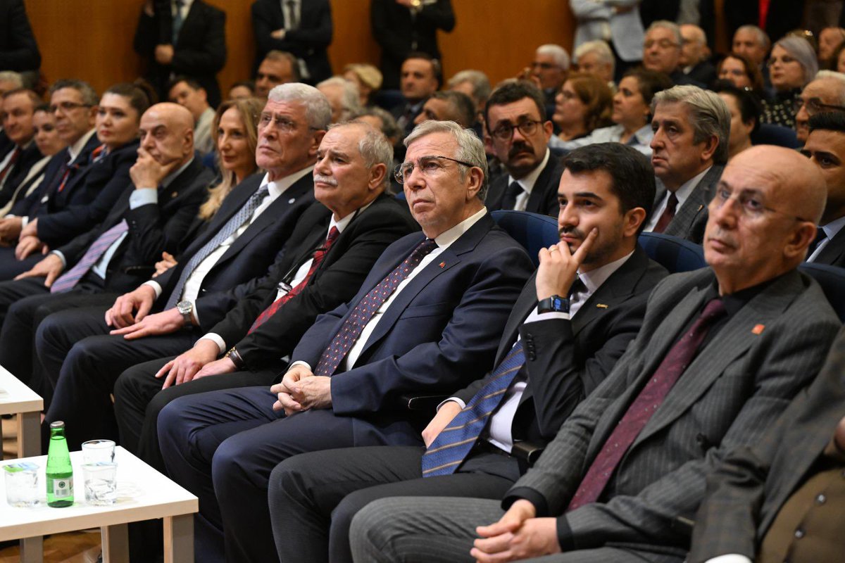 Mansur Yavaş, Cumhuriyet Gazetesi'nin 101. Yıl Dönümünü Kutladı