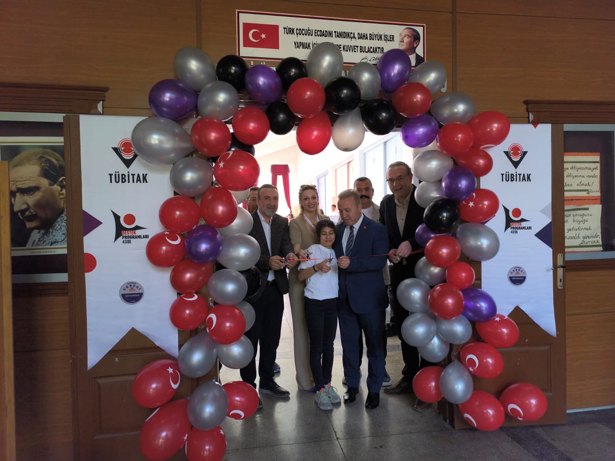 Cebeci Ortaokulu'nda TÜBİTAK Bilim Fuarı Düzenlendi