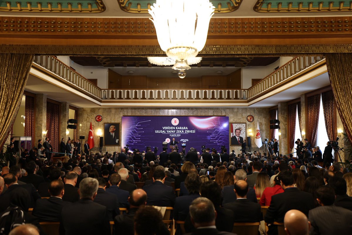 Veriden Karara Ulusal Yapay Zekâ Zirvesi, Türkiye'nin Dijital Geleceğine Yön Veriyor