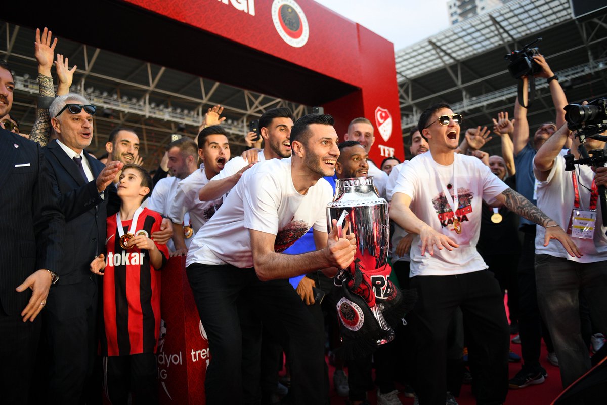 Gençlerbirliği Spor Kulübü, Şampiyonluk Kupasıyla Kucaklaştı