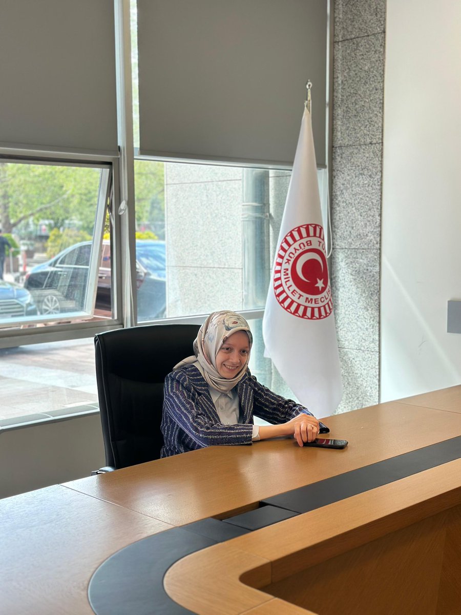 TBMM'de Öğrencilerle Buluşma: Zehranur Aydemir, Gençlere Kariyer Tavsiyesi