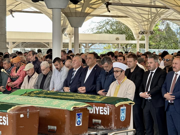 İyi Parti Milletvekilleri, Ankara ve İstanbul'da Cenaze Törenlerine Katıldı
