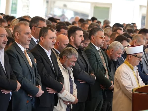 MHP İl Başkanı ve Yönetimi, Ali Sarıkaya'nın Cenazesine Katıldı