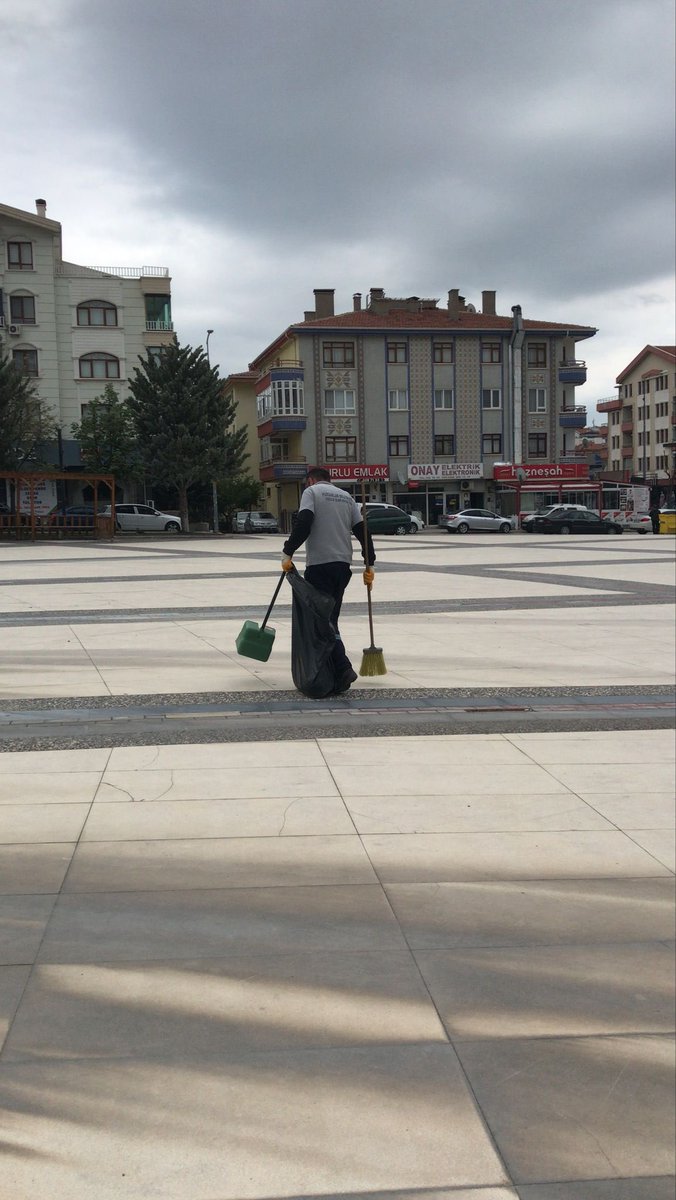Pursaklar Belediyesi, Hicret Meydanı'nı Temizledi