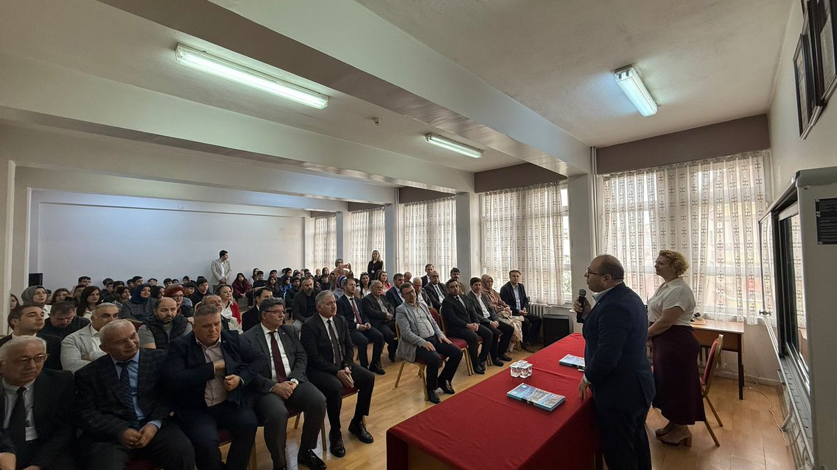 AK Parti Keçiören İlçe Başkanlığı, Şehit Enes Kırımlı Ortaokulu'nda Bilim Şenliği'ne Katıldı
