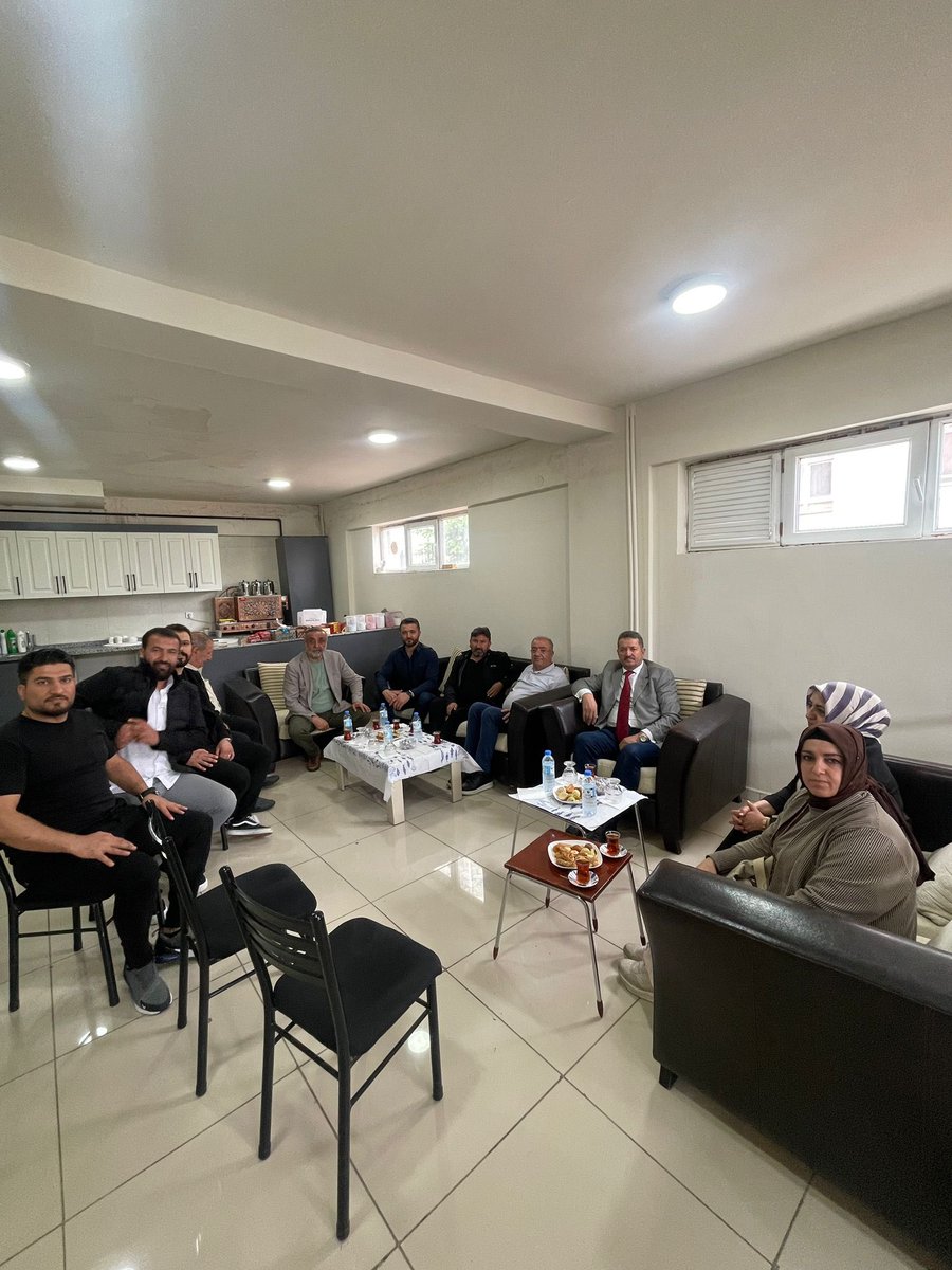AK Parti Etimesgut İlçe Başkanlığı Şehit Ailelerini ve Dernekleri Ziyaret Etti