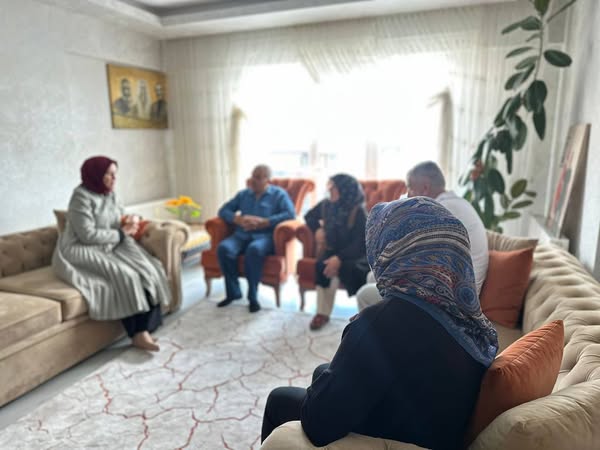 AK Parti Ankara Milletvekili Yıldız, Şehit Kayadibi'nin Ailesini Ziyaret Etti