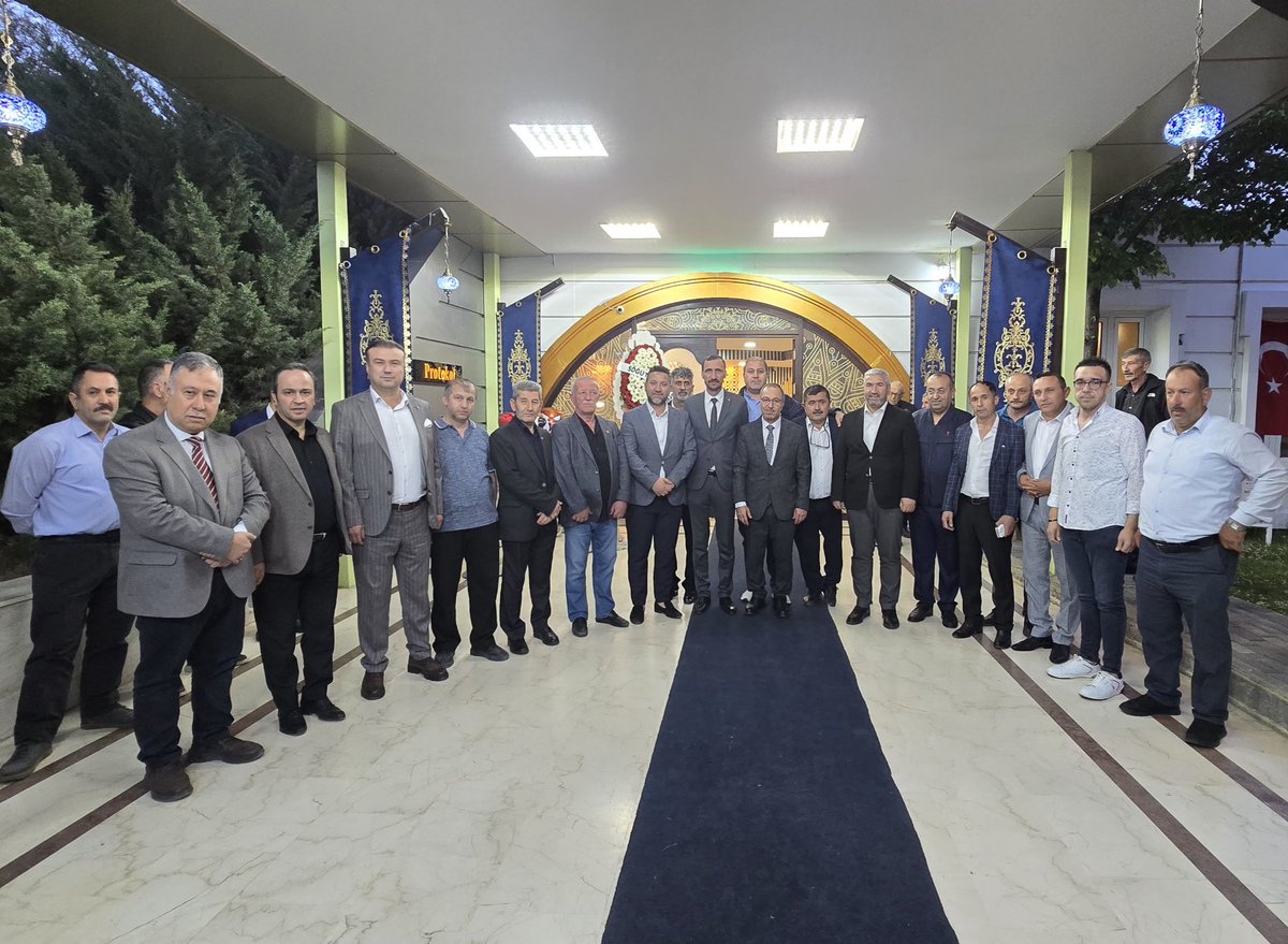 AK Parti Keçiören İlçe Başkanı Karapınar ve Yönetimi, Mahalle Başkanlarıyla İstişare Toplantısı Gerçekleştirdi