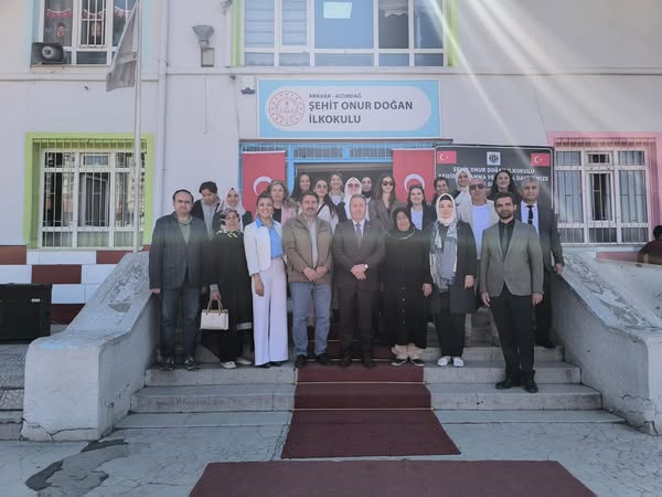 Şehit Onur Doğan İlkokulu'nda Şehit Doğan'ı Anma Programı ve Sergi Açılışı