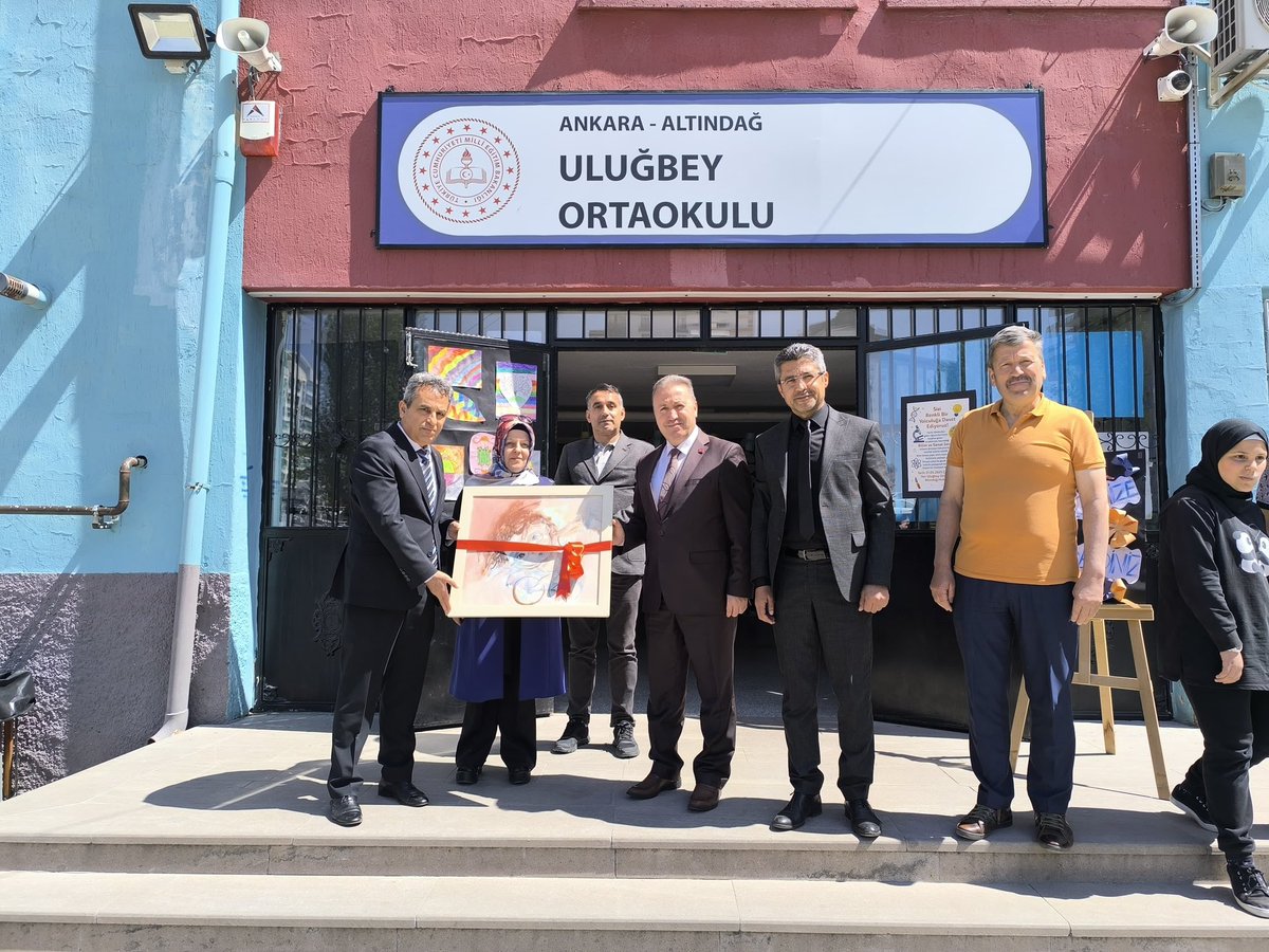 Altındağ İlçe Milli Eğitim Müdürü Öğrencilerin Yıl Sonu Sergisini Ziyaret Etti