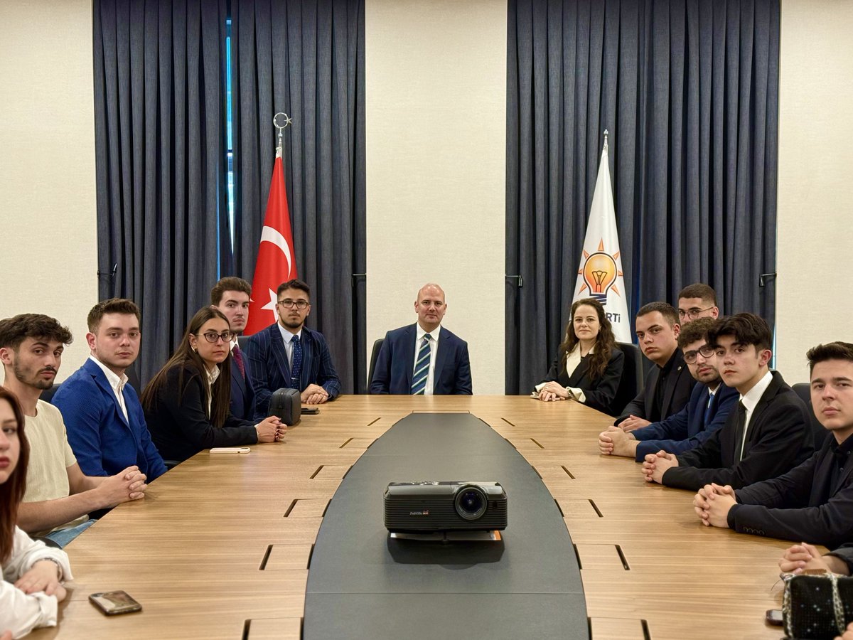 AK Parti Milletvekili İleri, KTÜ Verimlilik Kulübü Üyelerini Ağırladı