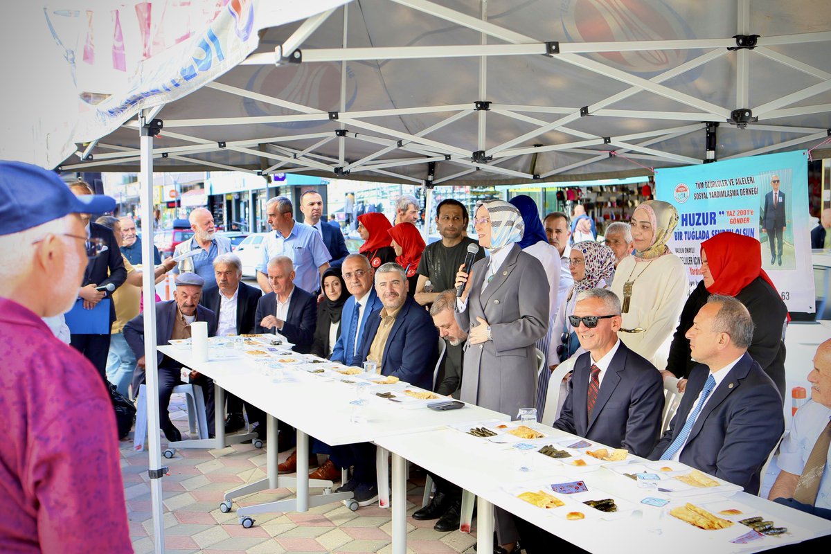 AK Parti Heyeti TÜMÖZDER Kermesine Katıldı