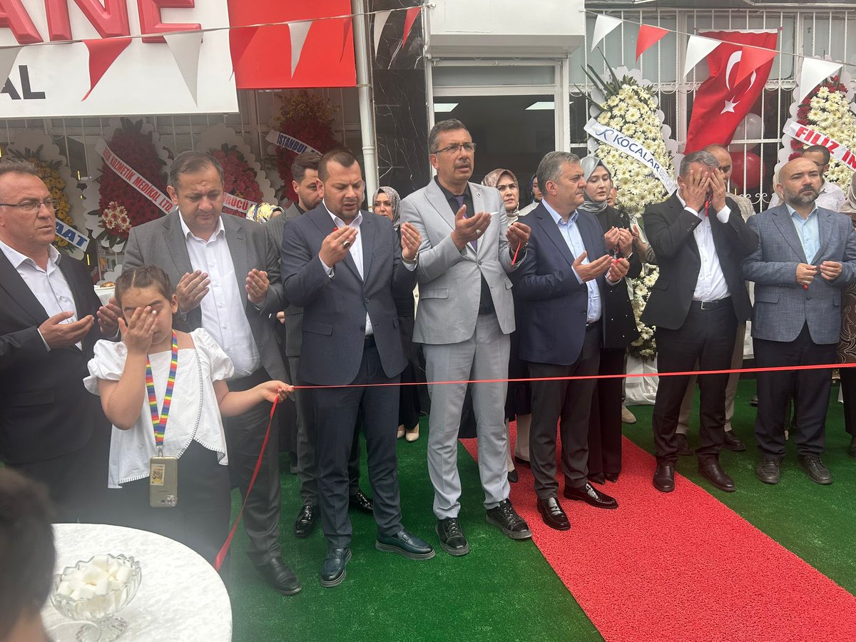 AK Parti Çubuk İlçe Teşkilatı Yeni İşletme Açılışında Bir Araya Geldi