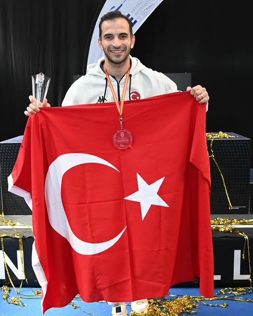 ABB EGO Spor Sporcusu Yıldırım, Madrid'de Gümüş Madalya Kazandı