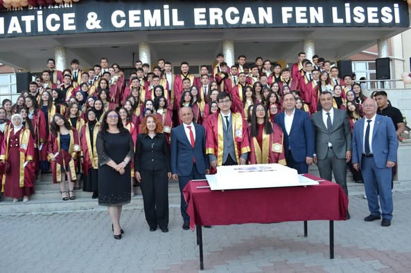 Beypazarı Fen Lisesi Mezuniyet Törenine Yoğun Katılım