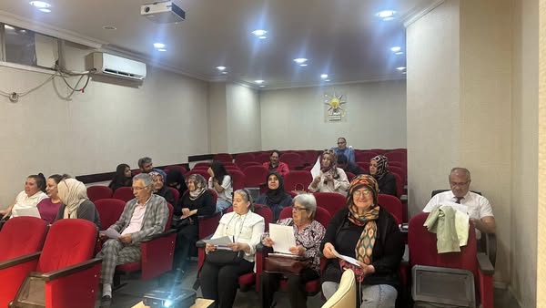 AK Parti Keçiören İlçe Başkanlığı'nda Osmanlıca Kursu Düzenleniyor