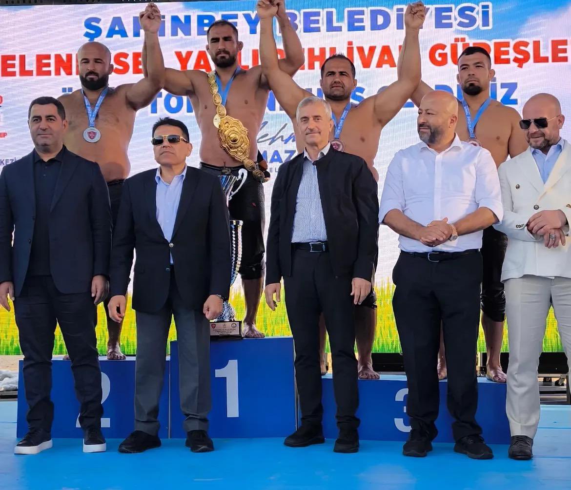 ASKİ Spor Kulübü Pehlivanları Şahinbey Yağlı Güreşleri'nde Başarı Elde Etti