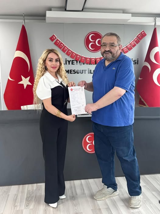 MHP Etimesgut İlçe Başkanlığı'na Emekli Öğretmen Üye Oldu