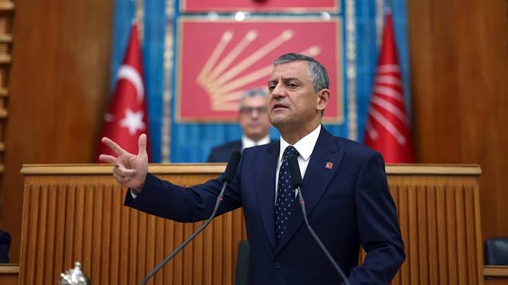 CHP Keçiören Kadın Kolu, Özgür Özel'e Yönelik Soruşturmaya Tepki Gösterdi